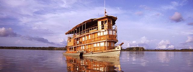 Crufcero Delfin en la Amazonia Peruana Crucero Delfin en la Amazonia Peruana