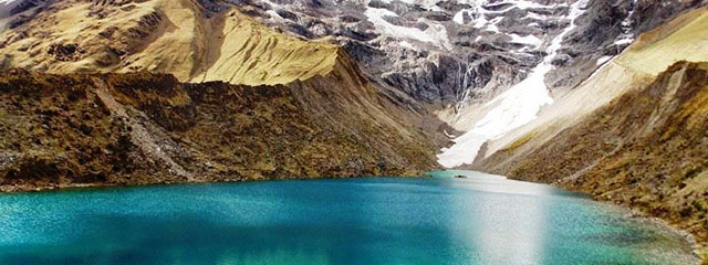 Laguna de Huamantay Laguna de Huamantay