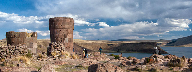 Chullpas de Sillustani en Puno Chullpas de Sillustani en Puno